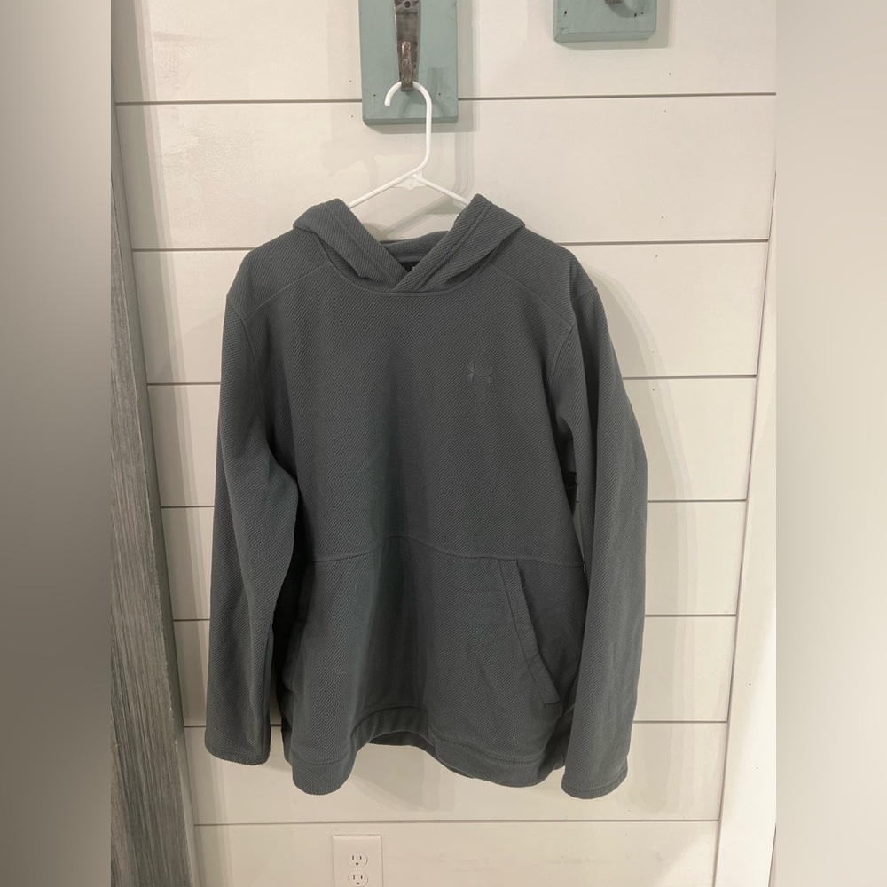 Men’s Under Armor cold gear grey sweatshirt